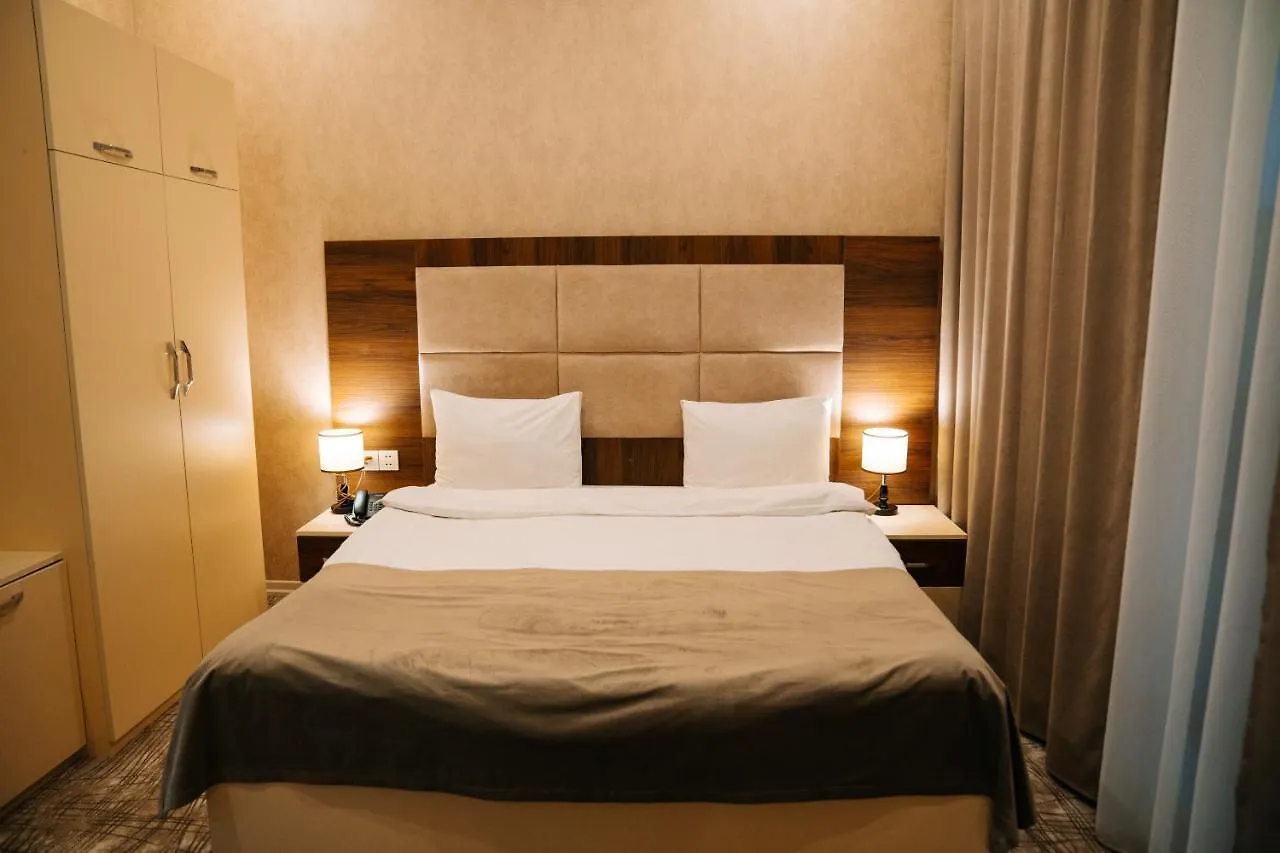 The Clocktower Hotel باكو