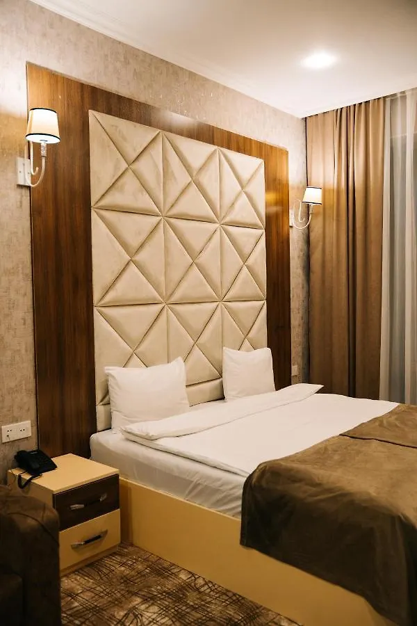 The Clocktower Hotel باكو