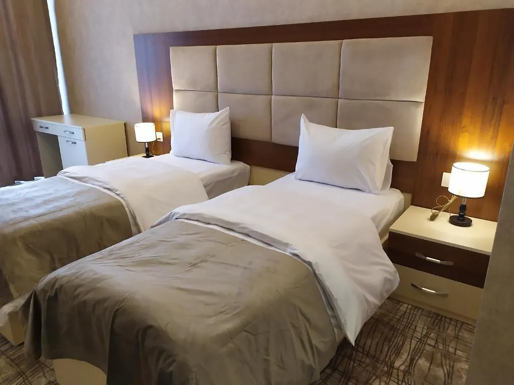 The Clocktower Hotel باكو